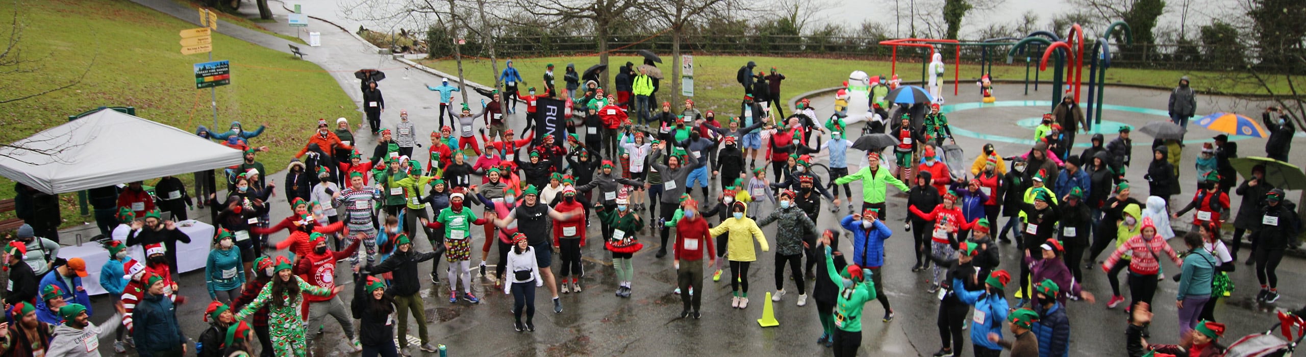 Big Elf Run Crowd in Stanley Park