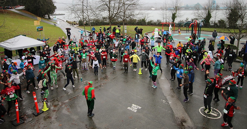 Big Elf Run Crowd in Stanley Park